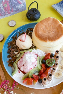 富士山莓景舒芙蕾鬆餅<br>Japanese-style Garden View With Berries Soufflé Pancake