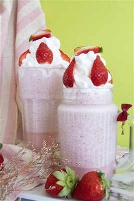 夢幻草莓果昔<br>[ Strawberry Smoothie  ]